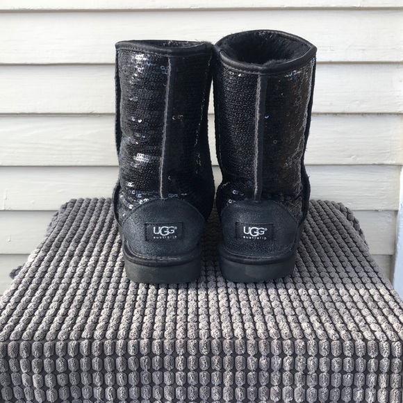 UGG Classic Sequin Short Boot - Picture 1 of 8